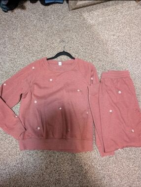 Old Navy Mauve Crewneck Sweatshirt